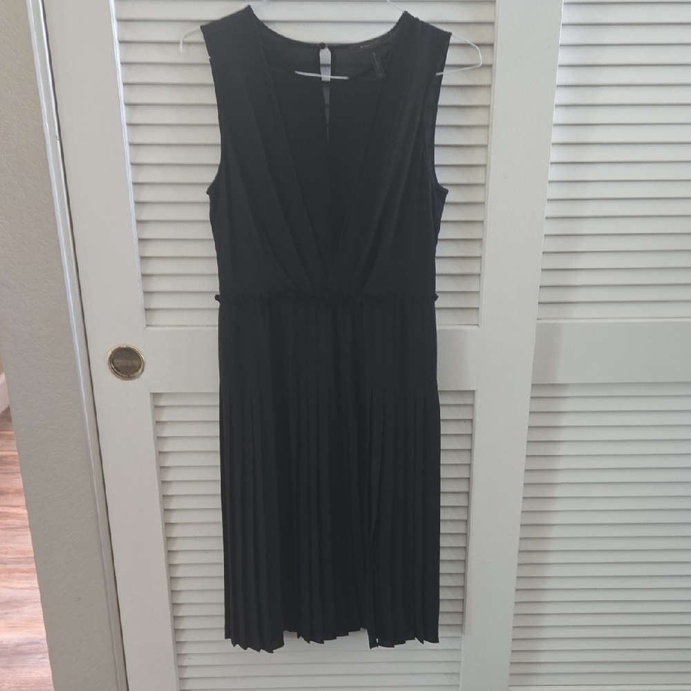Elegant Black Sleeveless Dress